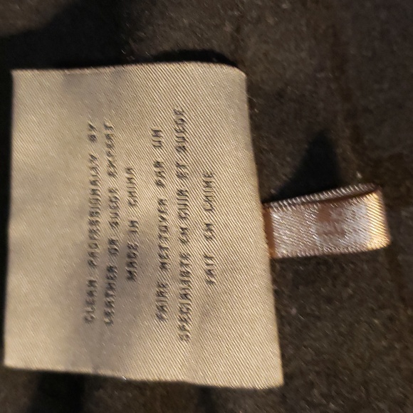 Andrew Marc Men's Black Leather Jacket with Faux Fur Collar - Picture 12 of 16